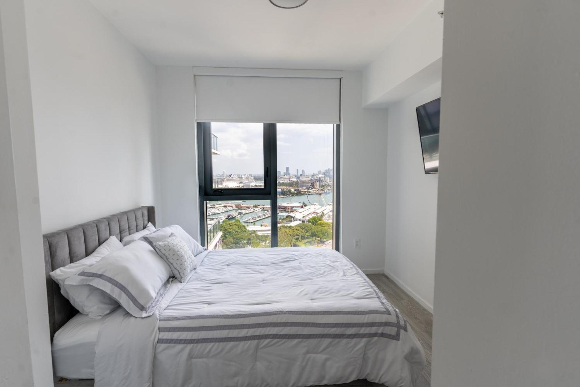 Vibrant Downtown Gem - 2br, Near Port Of & Entertainment * Miami